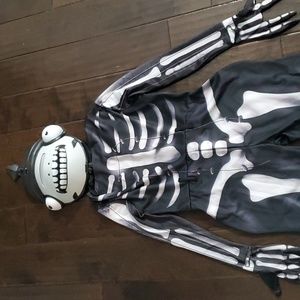 KIDS SIZE 8-10 FishSkull Fornite Costume